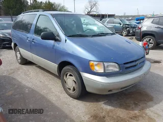 1999 Toyota Sienna LE with VIN 4T3ZF13C2XU147508, listed as a IAAI auction lot 41833859 with 275,682 mi miles. Bid and sale history available at carsss.com. Image 1.