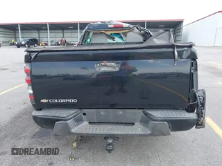 2006 Chevrolet Colorado LS z VIN 1GCCS148268275649, wystawiony jako IAAI lot #42142961 z przebiegiem 191 583 mil mil oraz . Historia ofert i sprzedaży dostępna na DreamBid. Obrazek 6.