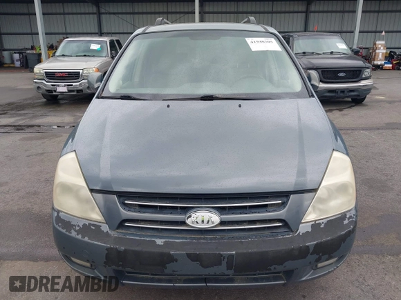 2006 Kia Sedona LX with VIN KNDMB233766015453, listed as a IAAI auction lot 41940305 with 189,319 mi miles. Bid and sale history available at carsss.com. Image 6.