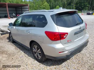 2019 Nissan Pathfinder S with VIN 5N1DR2MMXKC630055, listed as a IAAI auction lot 39966418 with NaN miles. Bid and sale history available at carsss.com. Image 3.