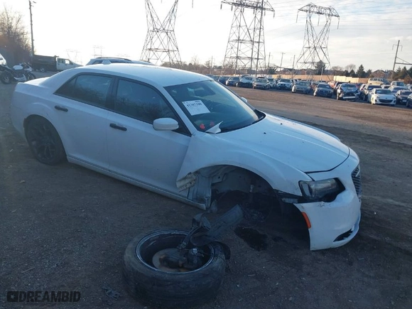 2019 Chrysler 300 with VIN 2C3CCABG9KH682805, listed as a IAAI auction lot 41307100 with NaN miles. Bid and sale history available at carsss.com. Image 1.
