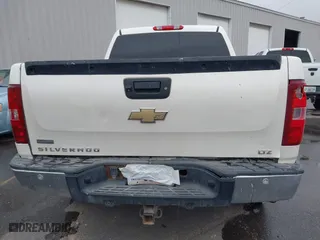 2009 Chevrolet Silverado 1500 LTZ with VIN 3GCEK33379G278538, listed as a IAAI auction lot 41713259 with 228,197 mi miles. Bid and sale history available at carsss.com. Image 16.