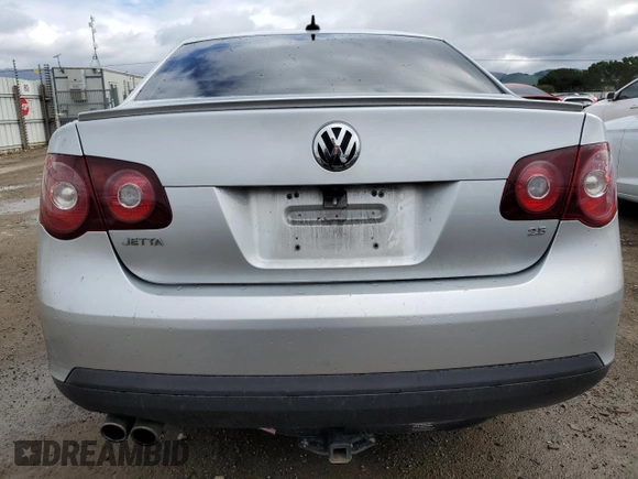 2008 Volkswagen Jetta SE with VIN 3VWRZ71K78M073068, listed as a Copart auction lot 47866115 with 121,071 mi miles and Salvage title. Bid and sale history available at DreamBid. Image 6.