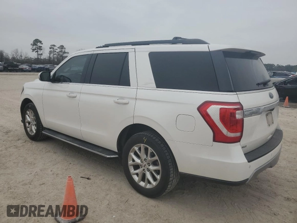 2018 Ford Expedition XLT z VIN 1FMJU1HT0JEA63693, wystawiony jako Copart lot #45327895 z przebiegiem 111 548 mil mil oraz Szkoda całkowita • Salvage title. Historia ofert i sprzedaży dostępna na DreamBid. Obrazek 2.