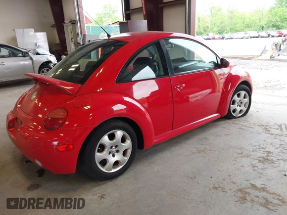 2003 Volkswagen Beetle GLS z VIN 3VWCK21C93M421676, wystawiony jako IAAI lot #42212863 z przebiegiem 115 134 mil mil oraz . Historia ofert i sprzedaży dostępna na DreamBid. Obrazek 4.