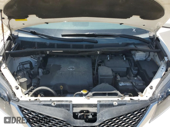 2014 Toyota Sienna SE with VIN 5TDXK3DC4ES501542, listed as a Copart auction lot 61596445 with 204,164 mi miles and Clean title. Bid and sale history available at DreamBid. Image 12.