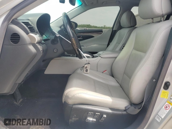 2017 Lexus LS 460 with VIN JTHBL5EF7H5143941, listed as a Copart auction lot 54297805 with 120,222 mi miles and Salvage title. Bid and sale history available at DreamBid. Image 7.