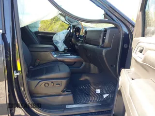 2024 Chevrolet Silverado 1500 LTZ with VIN 1GCUDGE86RZ157750, listed as a IAAI auction lot 41869533 with 28,092 mi miles and . Bid and sale history available at DreamBid. Image 5.