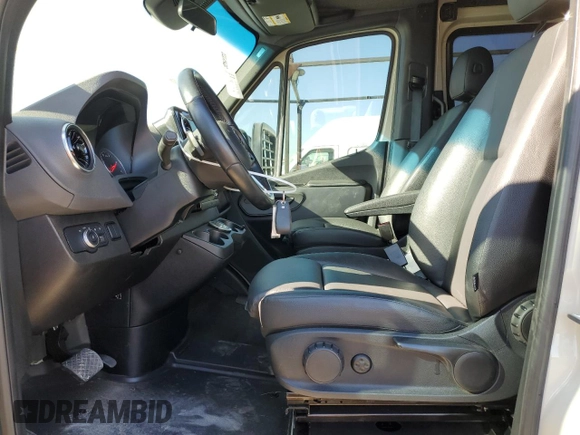 2021 Mercedes-Benz Sprinter with VIN W1Y4ECVY0MT080290, listed as a Copart auction lot 87269454 with 30,092 mi miles and Salvage Title. Bid and sale history available at DreamBid. Image 7.