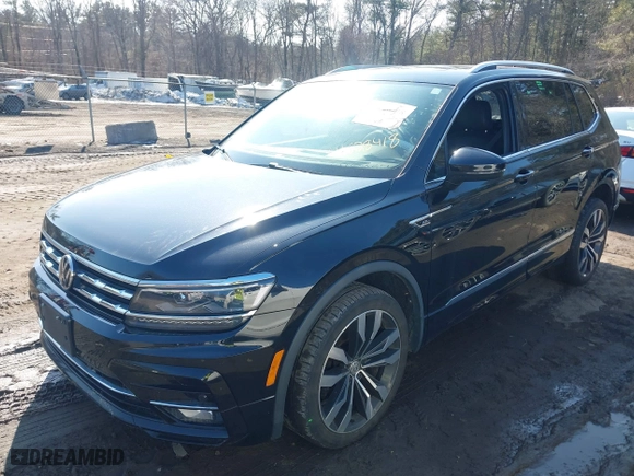 2020 Volkswagen Tiguan SEL Premium R-Line with VIN 3VV4B7AX8LM164745, listed as a IAAI auction lot 41628418 with 38,353 mi miles. Bid and sale history available at carsss.com. Image 18.
