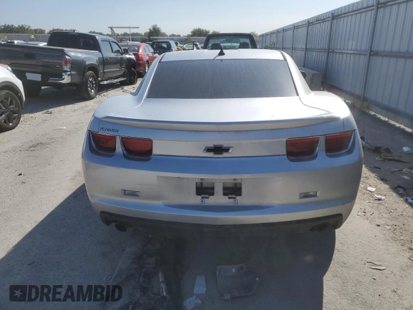 2013 Chevrolet Camaro LT z VIN 2G1FB1E31D9113862, wystawiony jako Copart lot #70308254 z przebiegiem Nie podano mil oraz Szkoda całkowita • Salvage title. Historia ofert i sprzedaży dostępna na DreamBid. Obrazek 6.