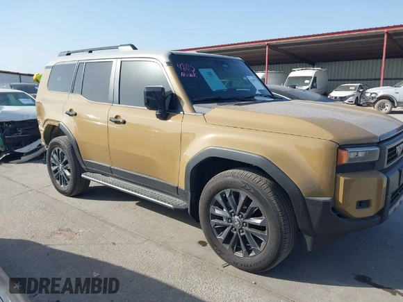 2024 Toyota Land Cruiser z VIN JTEABFAJ9RK012363, wystawiony jako IAAI lot #41859375 z przebiegiem 5 420 mil mil oraz . Historia ofert i sprzedaży dostępna na DreamBid. Obrazek 1.