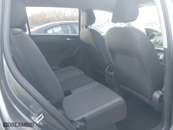 2021 Volkswagen Tiguan S with VIN 3VV1B7AX9MM075450, listed as a IAAI auction lot 41509295 with 69,097 mi miles. Bid and sale history available at carsss.com. Image 8.