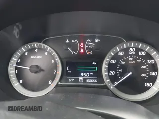 2014 Nissan Sentra SR z VIN 3N1AB7AP1EL646194, wystawiony jako IAAI lot #42393110 z przebiegiem 160 656 mil mil oraz . Historia ofert i sprzedaży dostępna na DreamBid. Obrazek 7.