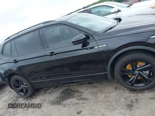 2023 Volkswagen Tiguan SE R-Line Black с VIN 3VVCB7AX2PM083015, выставлен на аукционе IAAI как лот 42129681 с пробегом 13 272 миль миль и . История ставок и продаж доступна на DreamBid. Изображение 13.