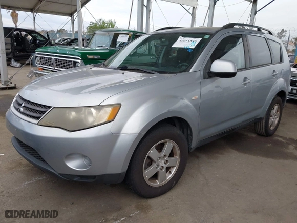 2008 Mitsubishi Outlander ES with VIN JA4LS21W68Z012158, listed as a IAAI auction lot 42051846 with 220,646 mi miles. Bid and sale history available at carsss.com. Image 2.