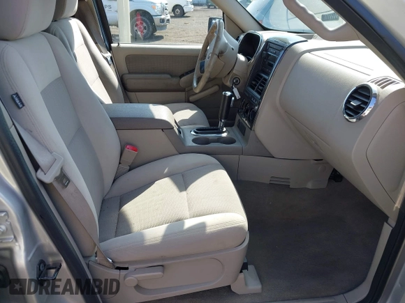 2006 Ford Explorer XLT with VIN 1FMEU73E06UA56267, listed as a IAAI auction lot 42795038 with 200,595 mi miles and . Bid and sale history available at DreamBid. Image 5.
