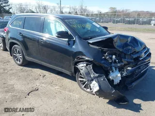2019 Toyota Highlander SE with VIN 5TDJZRFH0KS711578, listed as a IAAI auction lot 41877044 with 77,193 mi miles. Bid and sale history available at carsss.com. Image 1.