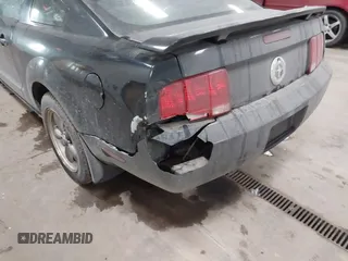 2006 Ford Mustang Standard with VIN 1ZVFT80N065222784, listed as a IAAI auction lot 41661827 with 76,591 mi miles and . Bid and sale history available at carsss.com. Image 6.