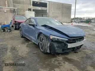2023 Audi RS e-tron GT z VIN WAUBHBFW7P7903740, wystawiony jako Copart lot #42352535 z przebiegiem Nie podano mil oraz Szkody całkowita. Historia ofert i sprzedaży dostępna na DreamBid. Obrazek 11.