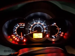 2010 Toyota RAV4 Sport с VIN JTMRK4DV9A5096214, выставлен на аукционе Copart как лот 84864144 с пробегом 78 864 миль миль и Списание • Salvage title. История ставок и продаж доступна на DreamBid. Изображение 9.