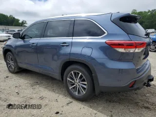 2018 Toyota Highlander SE with VIN 5TDJZRFH9JS858688, listed as a Copart auction lot 55343275 with 103,287 mi miles and Salvage title. Bid and sale history available at DreamBid. Image 2.