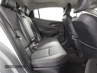 2025 Toyota Prius LE z VIN JTDACAAU2S3049706, wystawiony jako Copart lot #59627175 z przebiegiem 3 581 mil mil oraz Czysty tytuł • Clean title. Historia ofert i sprzedaży dostępna na DreamBid. Obrazek 10.