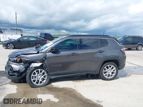 2023 Jeep Compass Latitude Lux с VIN 3C4NJDFN4PT513651, выставлен на аукционе IAAI как лот 40245254 с пробегом 3 545 миль миль и . История ставок и продаж доступна на DreamBid. Изображение 14.
