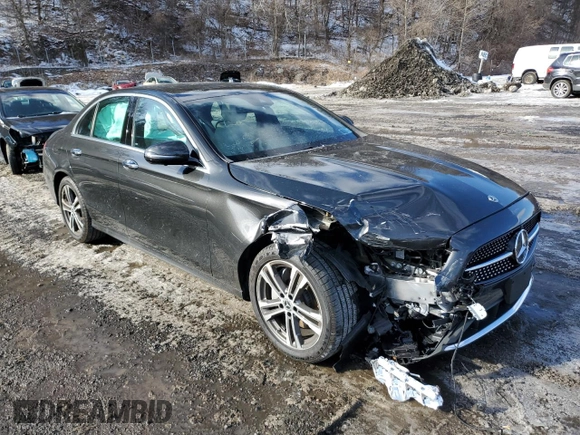 2022 Mercedes-Benz E 350 z VIN W1KZF8EB7NB038941, wystawiony jako Copart lot #45386235 z przebiegiem 13 318 mil mil oraz Szkoda całkowita • Salvage title. Historia ofert i sprzedaży dostępna na DreamBid. Obrazek 4.
