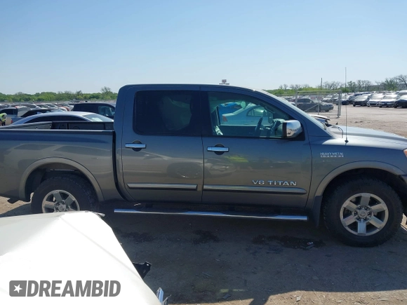 2015 Nissan Titan SV z VIN 1N6BA0ED5FN508975, wystawiony jako IAAI lot #42032737 z przebiegiem 97 432 mil mil oraz . Historia ofert i sprzedaży dostępna na DreamBid. Obrazek 14.