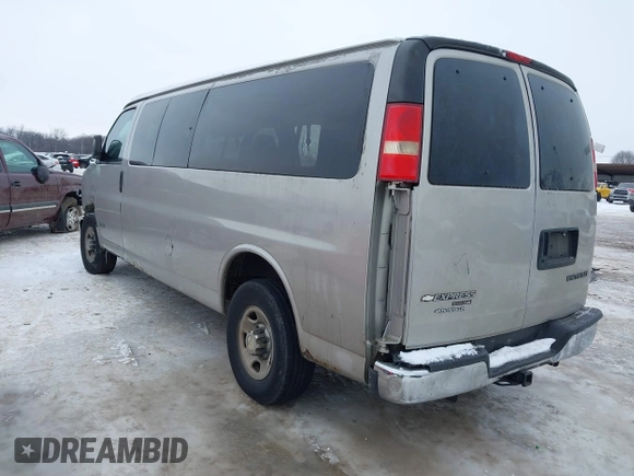 2005 Chevrolet Express Passenger with VIN 1GAHG39U151241968, listed as a IAAI auction lot 41281430 with 148,748 mi miles and . Bid and sale history available at DreamBid. Image 3.