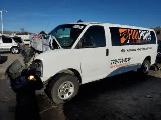 2020 GMC Savana Cargo Van with VIN 1GTZ7HFP8L1134064, listed as a Copart auction lot 82175024 with 94,609 mi miles and Salvage Title. Bid and sale history available at carsss.com. Image 1.
