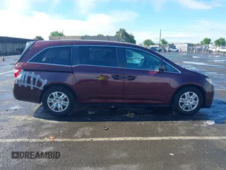2013 Honda Odyssey LX z VIN 5FNRL5H25DB058422, wystawiony jako IAAI lot #42247200 z przebiegiem 137 053 mil mil oraz . Historia ofert i sprzedaży dostępna na DreamBid. Obrazek 13.