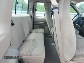 2000 Ford F-250 XL с VIN 1FTNX21L1YEB33533, выставлен на аукционе Copart как лот 58313795 с пробегом 142 753 миль миль и Списание • Salvage title. История ставок и продаж доступна на DreamBid. Изображение 10.