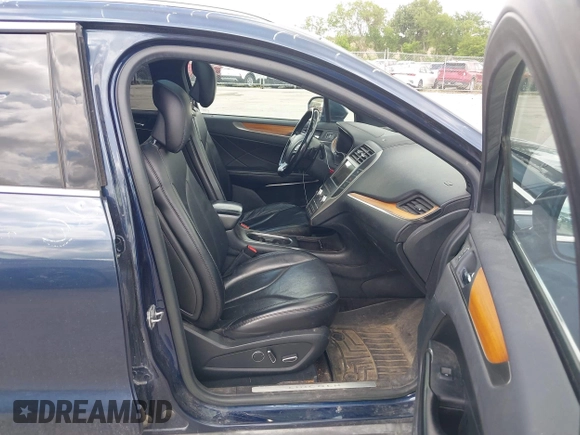 2017 Lincoln MKC Reserve with VIN 5LMTJ3DH0HUL27796, listed as a IAAI auction lot 42469998 with 126,487 mi miles and . Bid and sale history available at DreamBid. Image 5.