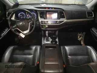 2019 Toyota Highlander SE z VIN 5TDJZRFHXKS745415, wystawiony jako Copart lot #49050585 z przebiegiem 81 440 mil mil oraz Szkoda całkowita • Salvage title. Historia ofert i sprzedaży dostępna na DreamBid. Obrazek 8.