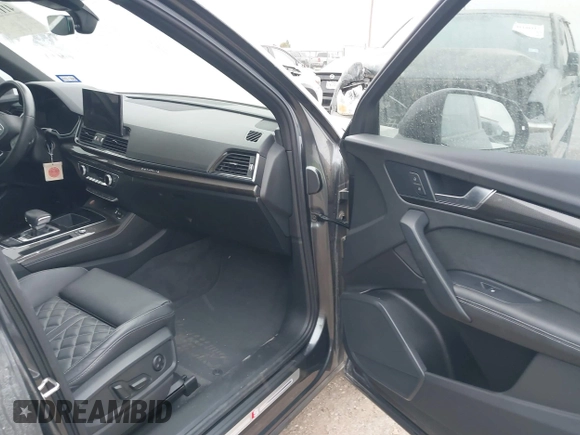 2022 Audi SQ5 Premium Plus with VIN WA1B4AFY0N2087517, listed as a IAAI auction lot 41193190 with 35,400 mi miles. Bid and sale history available at carsss.com. Image 5.