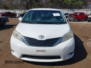 2011 Toyota Sienna LE AAS with VIN 5TDKK3DC5BS057805, listed as a IAAI auction lot 41630470 with 172,345 mi miles. Bid and sale history available at carsss.com. Image 12.