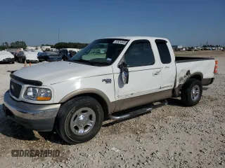 2001 Ford F-150 XL z VIN 1FTRX17L11NA35837, wystawiony jako Copart lot #52824945 z przebiegiem 153 789 mil mil oraz Szkoda całkowita • Salvage title. Historia ofert i sprzedaży dostępna na DreamBid. Obrazek 1.