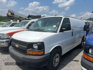 2015 Chevrolet Express Cargo z VIN 1GCWGFCF2F1160764, wystawiony jako IAAI lot #42566615 z przebiegiem 232 493 mil mil oraz . Historia ofert i sprzedaży dostępna na DreamBid. Obrazek 23.