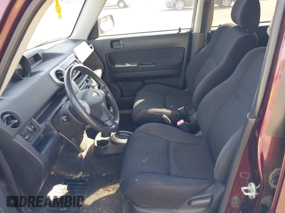 2005 Scion xB z VIN JTLKT324X54028507, wystawiony jako IAAI lot #42106381 z przebiegiem 180 641 mil mil oraz . Historia ofert i sprzedaży dostępna na DreamBid. Obrazek 5.