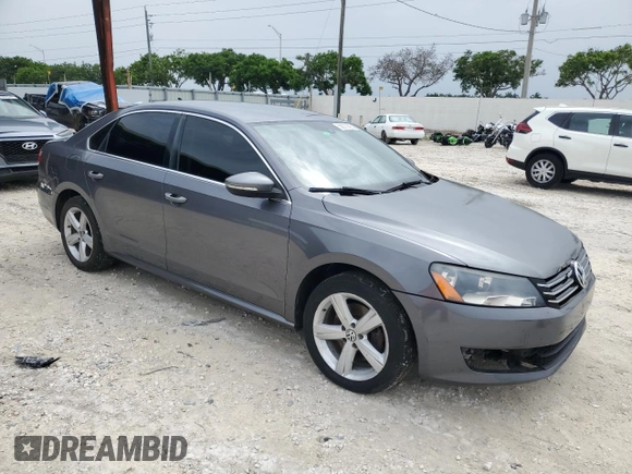 2012 Volkswagen Passat SE z VIN 1VWBP7A32CC063994, wystawiony jako Copart lot #59270995 z przebiegiem 169 999 mil mil oraz Szkoda całkowita • Salvage title. Historia ofert i sprzedaży dostępna na DreamBid. Obrazek 4.