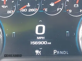 2018 Chevrolet Suburban Premier z VIN 1GNSKJKC6JR402075, wystawiony jako IAAI lot #42124796 z przebiegiem 156 900 mil mil oraz . Historia ofert i sprzedaży dostępna na DreamBid. Obrazek 16.