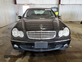2005 Mercedes-Benz C 240 z VIN WDBRF81J45F567066, wystawiony jako Copart lot #41700715 z przebiegiem 150 234 mil mil oraz Szkoda całkowita • Salvage title. Historia ofert i sprzedaży dostępna na DreamBid. Obrazek 5.