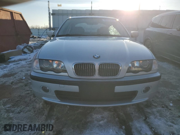 2001 BMW 3 Series 330i with VIN WBAAV53461FJ71784, listed as a Copart auction lot 46325815 with 59,714 mi miles and Salvage Title. Bid and sale history available at carsss.com. Image 5.