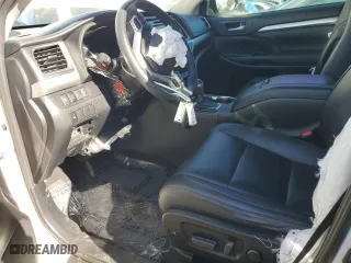 2019 Toyota Highlander SE with VIN 5TDJZRFH3KS943706, listed as a Copart auction lot 79907224 with 62,596 mi miles and Salvage Title. Bid and sale history available at carsss.com. Image 7.