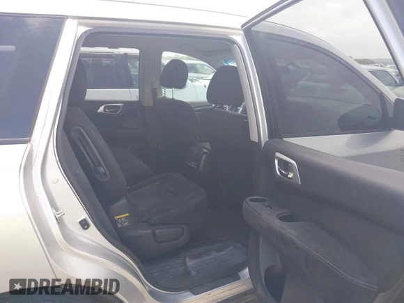 2014 Nissan Pathfinder Platinum with VIN 5N1AR2MN3EC715979, listed as a IAAI auction lot 42674730 with 131,156 mi miles and . Bid and sale history available at DreamBid. Image 8.