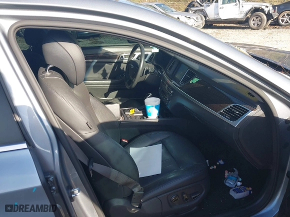 2016 Hyundai Genesis 3.8L with VIN KMHGN4JEXGU131372, listed as a IAAI auction lot 41091057 with 111,229 mi miles. Bid and sale history available at carsss.com. Image 5.