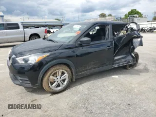 2020 Nissan Kicks S z VIN 3N1CP5BV7LL562695, wystawiony jako Copart lot #56034665 z przebiegiem 84 845 mil mil oraz Szkoda całkowita • Salvage title. Historia ofert i sprzedaży dostępna na DreamBid. Obrazek 1.