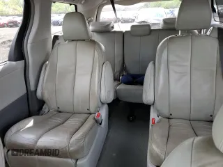 2014 Toyota Sienna Limited z VIN 5TDDK3DC5ES086024, wystawiony jako Copart lot #56299555 z przebiegiem 136 876 mil mil oraz Szkoda całkowita • Salvage title. Historia ofert i sprzedaży dostępna na DreamBid. Obrazek 10.